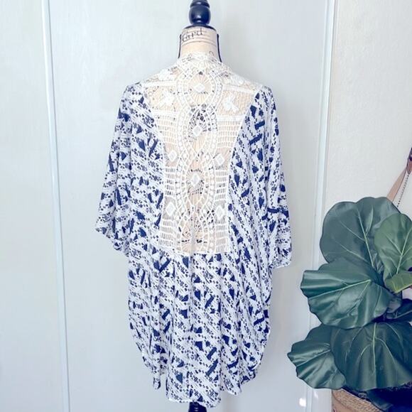 Painted Threads Boho Chic Kimono with Crochet Back Insert Size Large - Picture 1 of 5